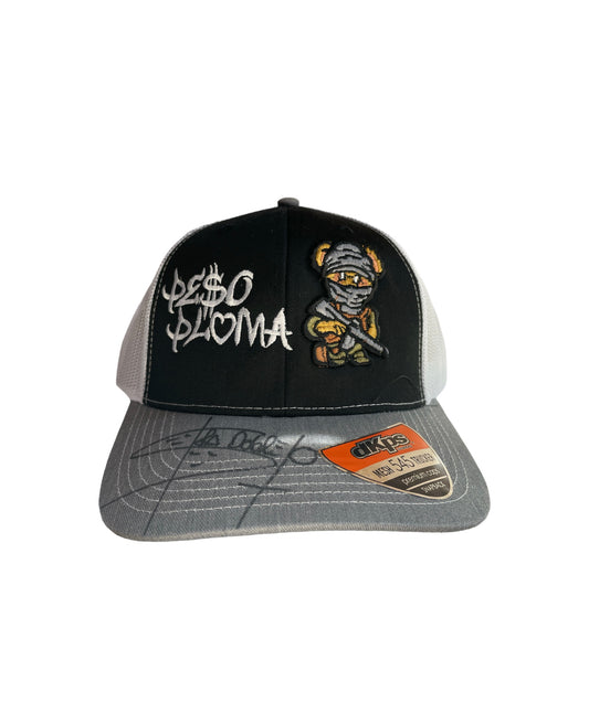 Gorra Firmada Por Peso Pluma - Negra Con Logo De Oso