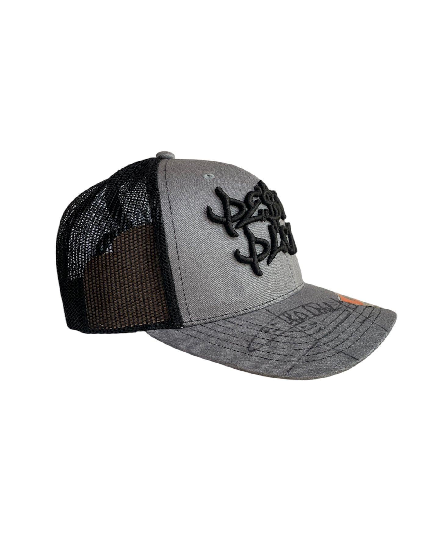 Gorra Firmada Por Peso Pluma - Negra con Gris Con Logo