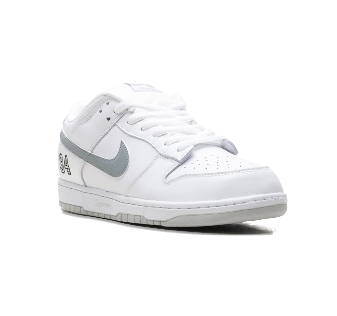 Nike x Supreme- Tenis SB Dunk Low